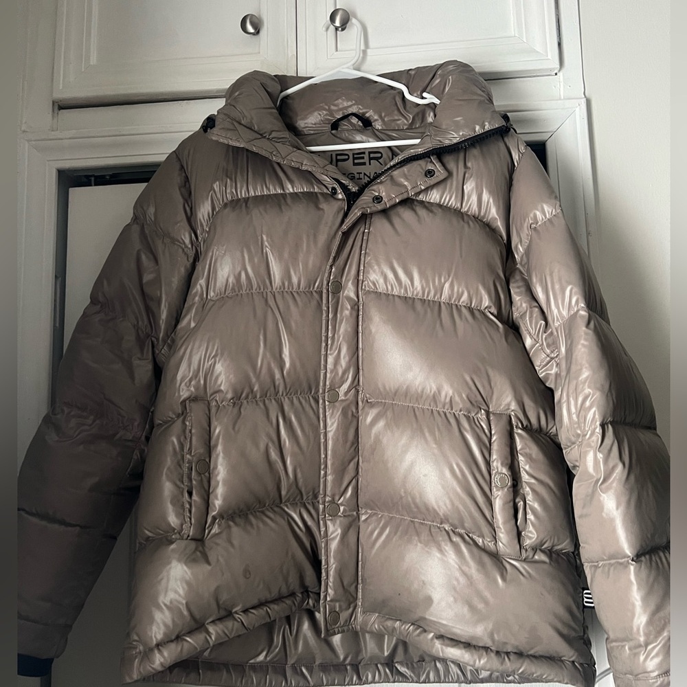 The Super Puff™ - Hi-Gloss 
Modern Taupe